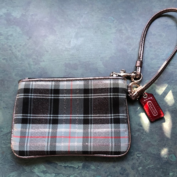 Coach Poppy Wristlet - Picture 3 of 4